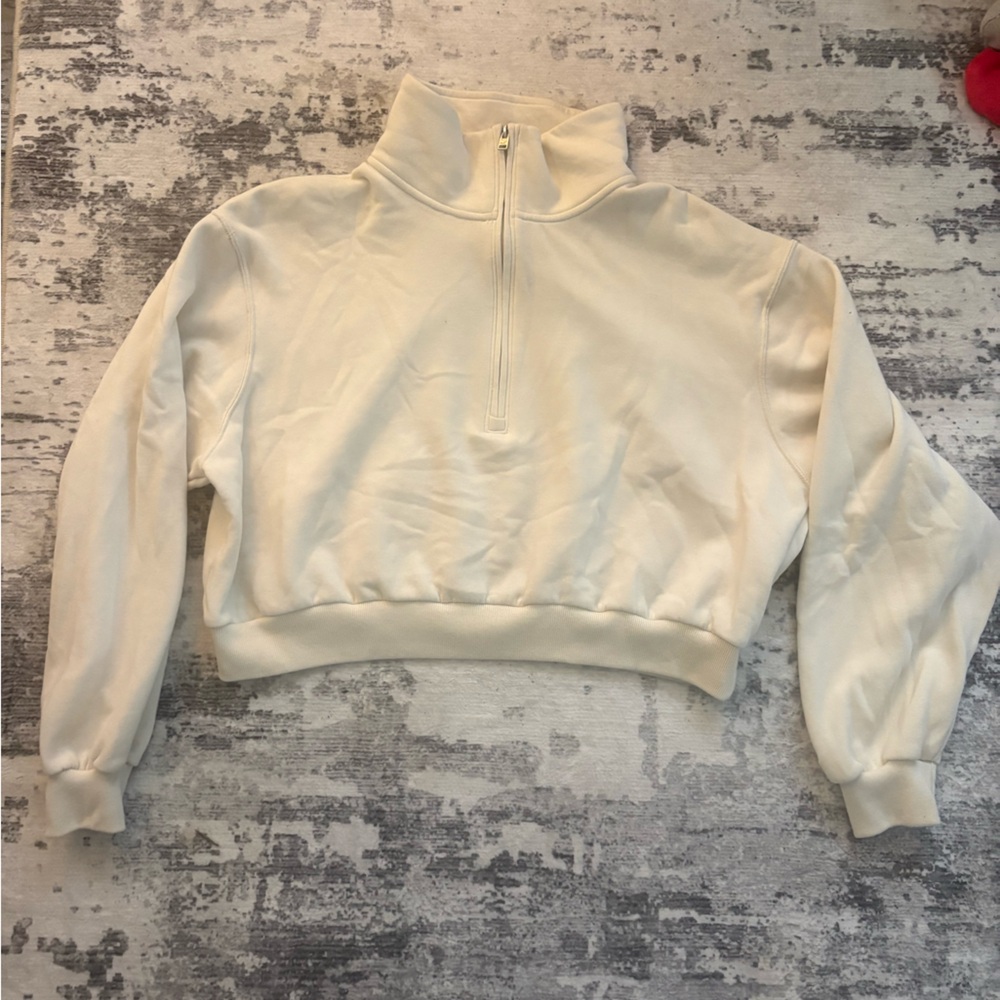 Hollister Cream Half-Zip Pullover Sweatshirt size medium